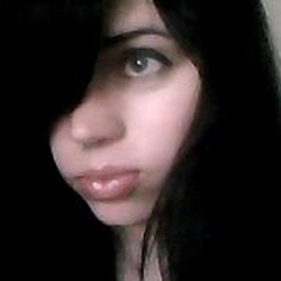 Meet your Posher, Lucretia - Picture 1 of 1